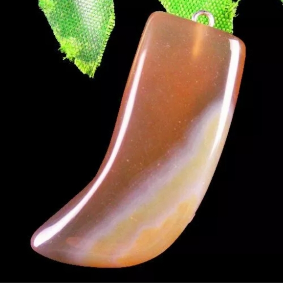 *Sale* New Natural Grey Agate Horn Pendant. - Picture 1 of 1